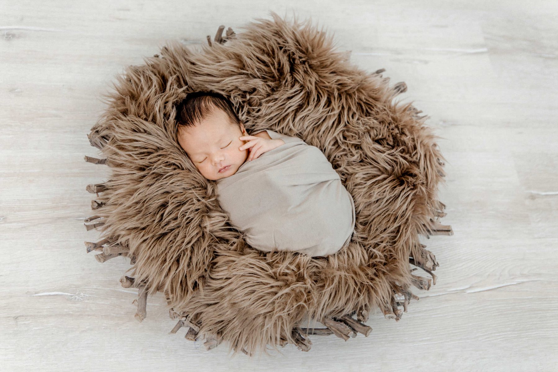 Newborn Fotoshooting im Fotostudio Heidenheim - Yvonne Scholze Photography